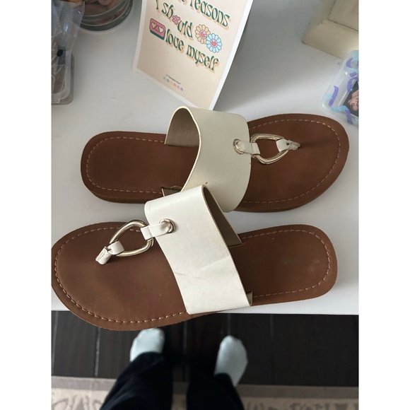 Sandals - Picture 3 of 4